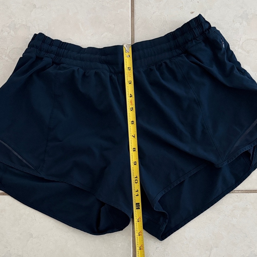 lululemon athletica Navy Athletic Shorts hottie hot size 14 - Picture 3 of 9